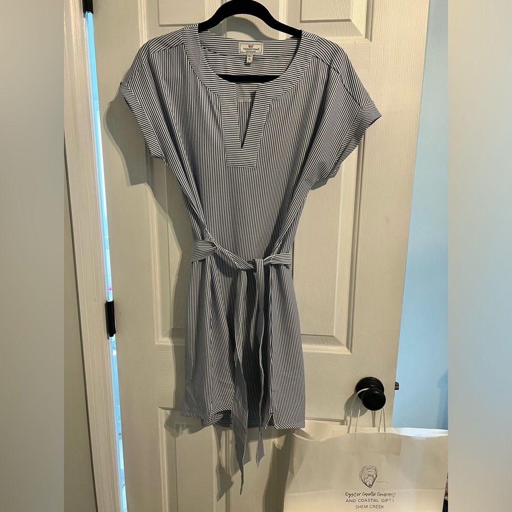 Vineyard vines performance striped dress
